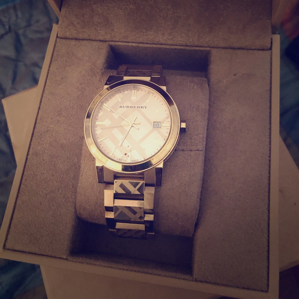 Luxury Burberry watch!  In brand new condition!